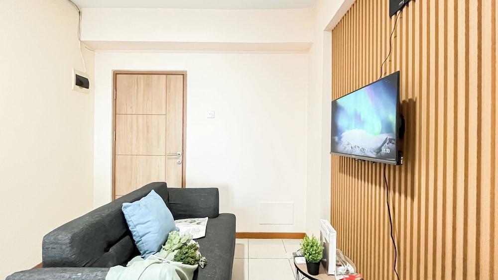 Basic 2Br Apartment At Green Palm Residence - Tap to explore photos