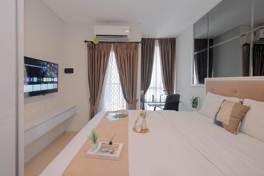 Modern Studio At Ciputra World 2 Apartment Room Type - Standard Apartment