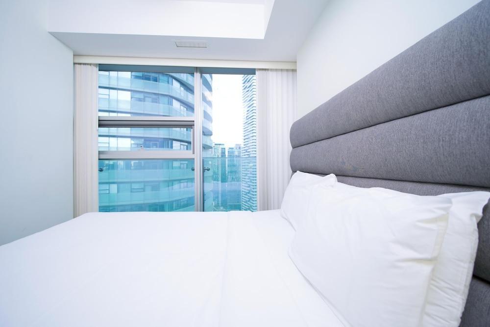 Rivetstays - The Studios