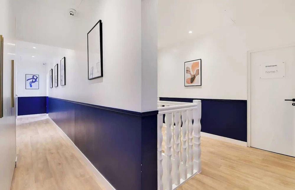 Amazing Apart 1br/4p - Voltaire / Nation - 1 - Tap to explore photos