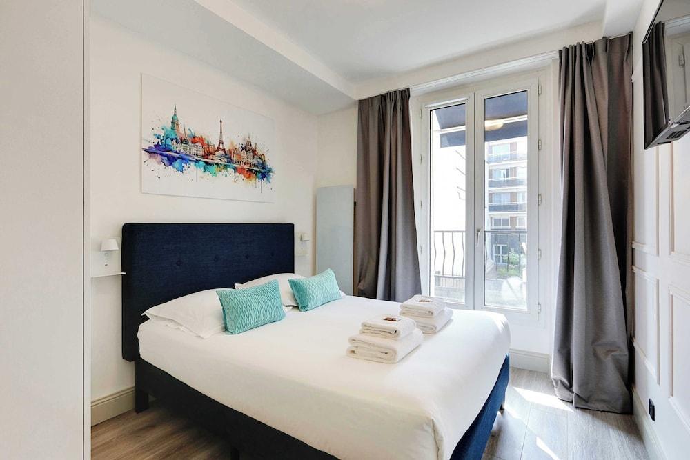 Résidence Paris CHARONNE Room Type - Family Apartment, Balcony (5)