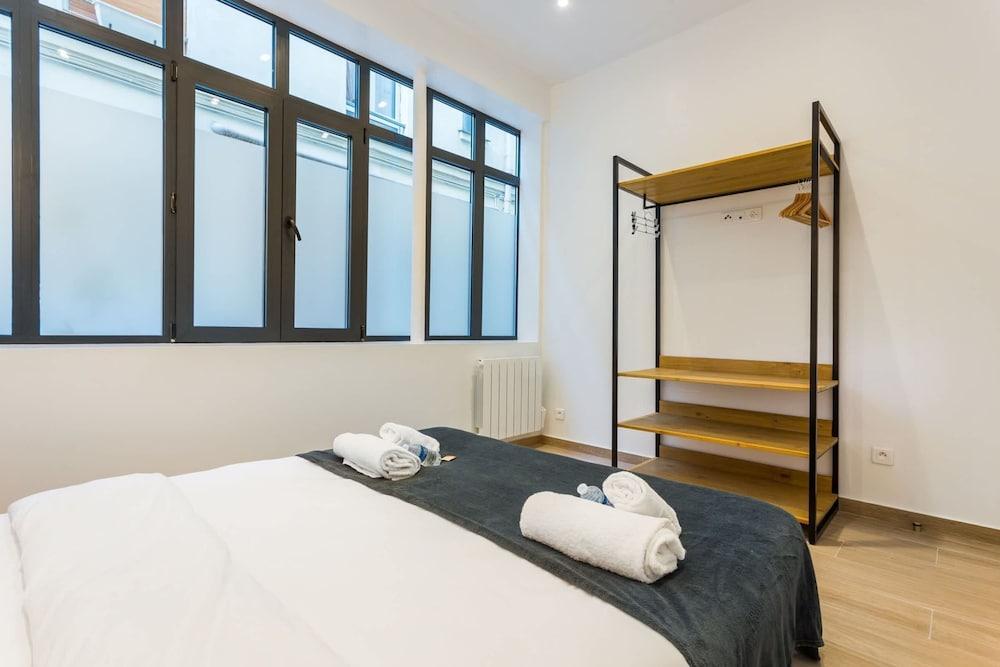 Amazing Apartment - 2br6p - Bastille - Tap to explore photos