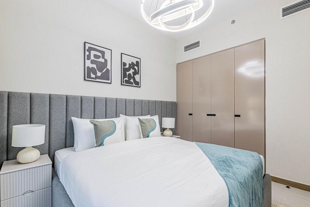 Modern Luxury 1BR Apt with Canal Panorama Room Type - Apartment, Balcony, City View