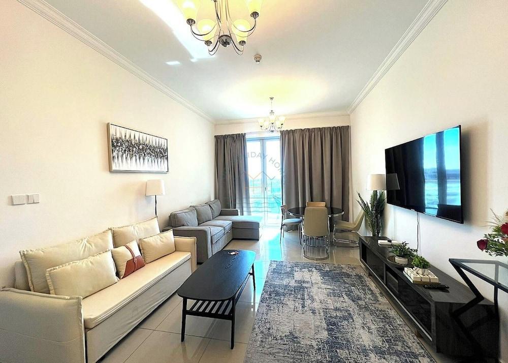 Modern & Cozy 1-BR in Business Bay - Tap to explore photos