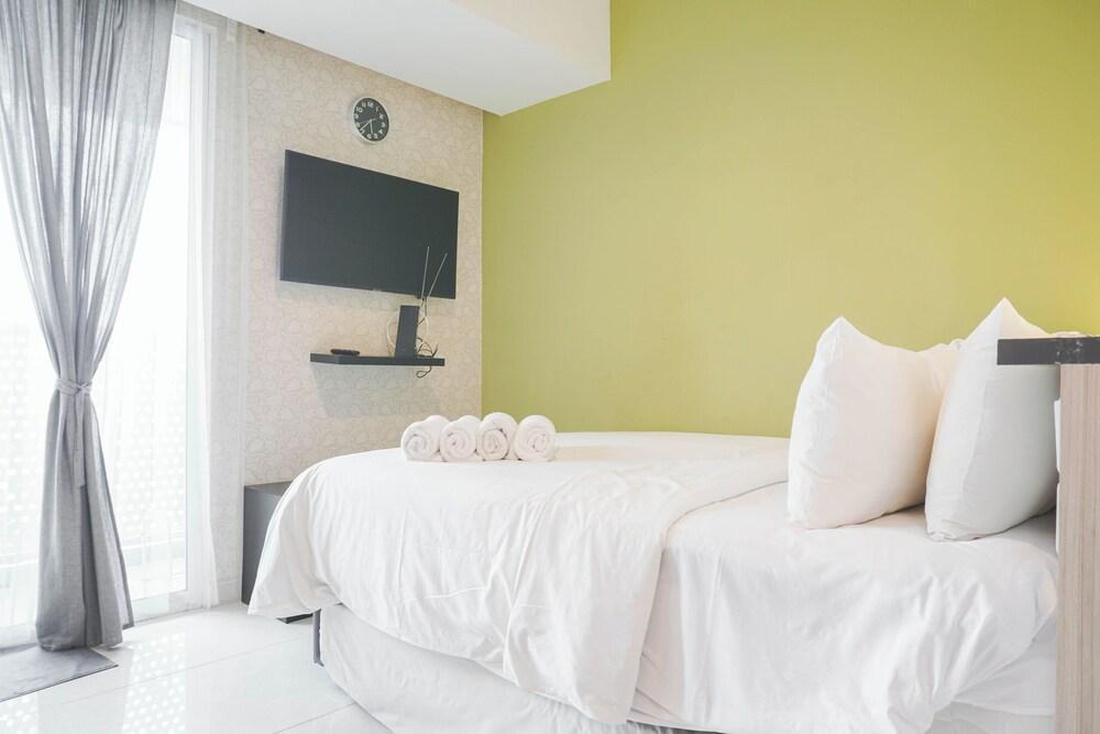 Comfortable Studio at West Vista Apartment - Tap to explore photos