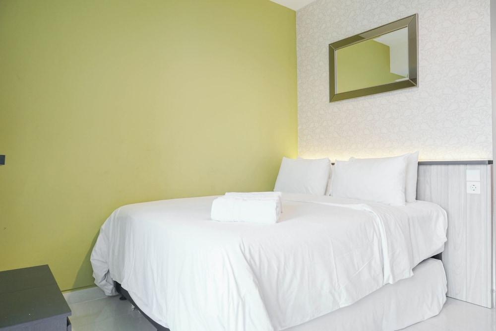 Comfortable Studio at West Vista Apartment