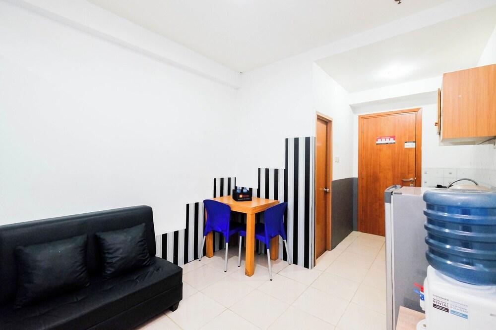 Simply Studio Room At Titanium Square Apartment - Tap to explore photos