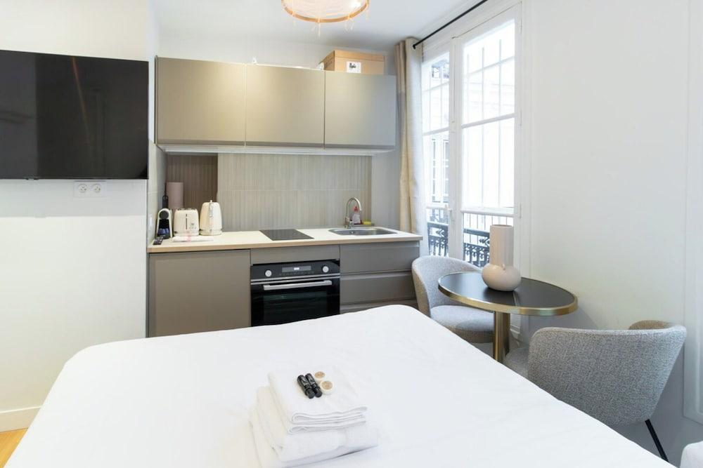 Charming Studio - Le Marais - Bastille - Tap to explore photos