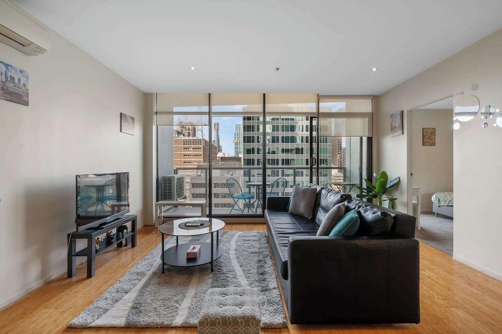 A Spacious 2BR Apt Near Melbourne Central - Tap to explore photos