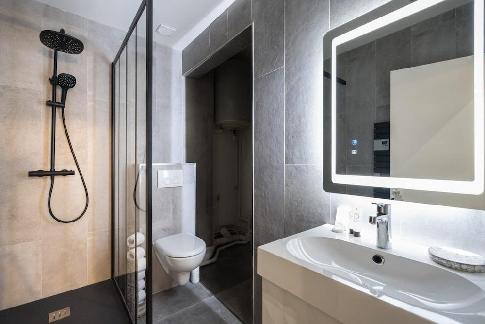Charming Apartment 2br/6p - Place D'italie - Tap to explore photos