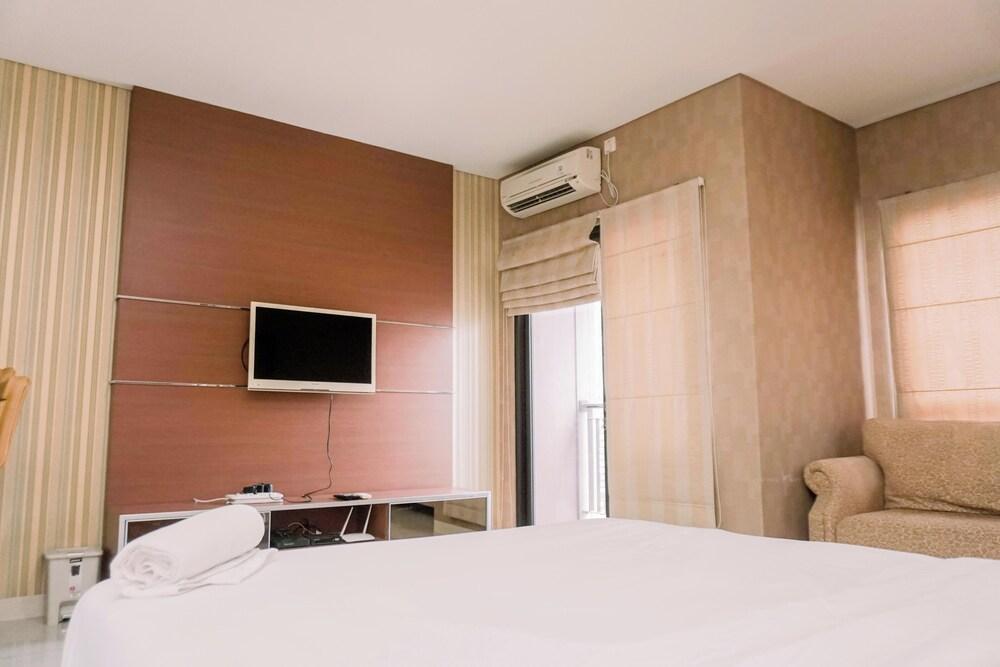 Strategic Studio At 30Th Floor Tamansari Semanggi Apartment - Tap to explore photos
