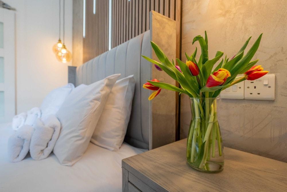 Shoreditch Luxe Room Type - Superior Studio Suite, 1 Queen Bed with Sofa bed, City View
