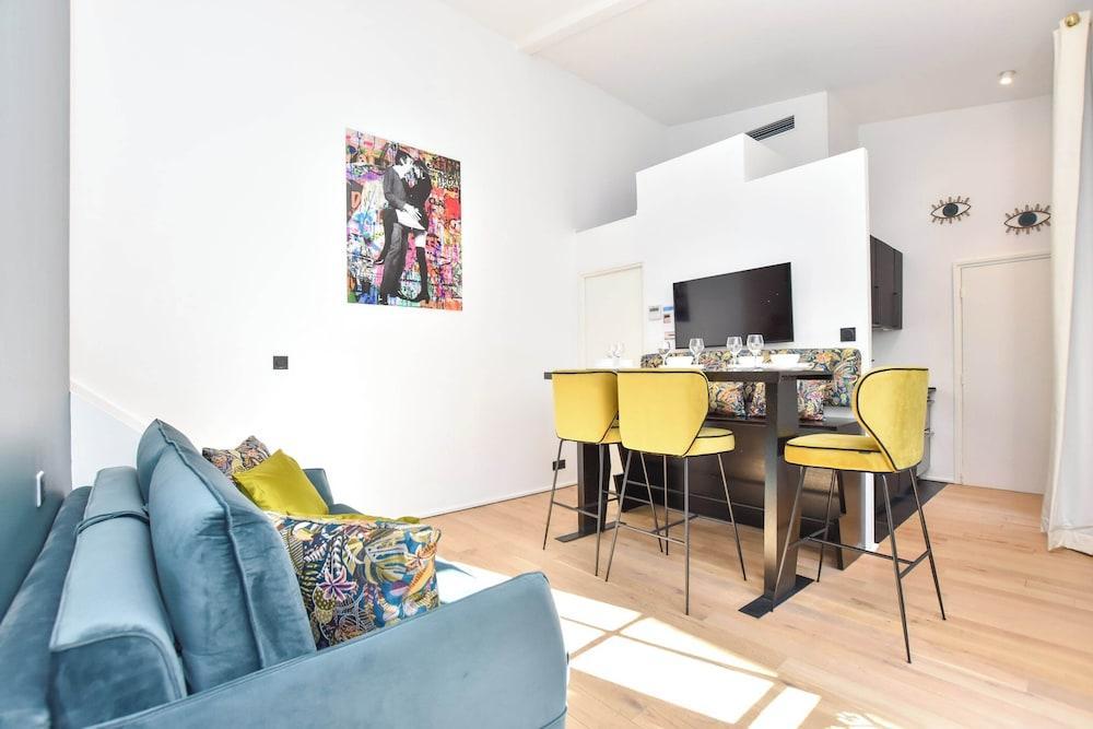 Luxurious Apartment - 6P- Madeleine/st Honore - 2D - Tap to explore photos