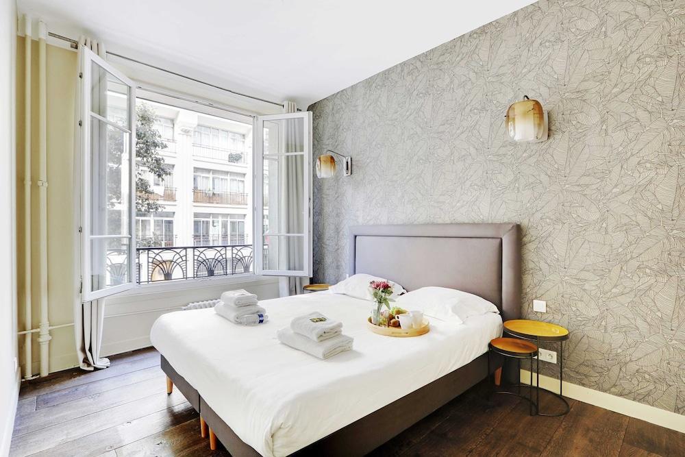 Appartement Beaubourg - Tap to explore photos