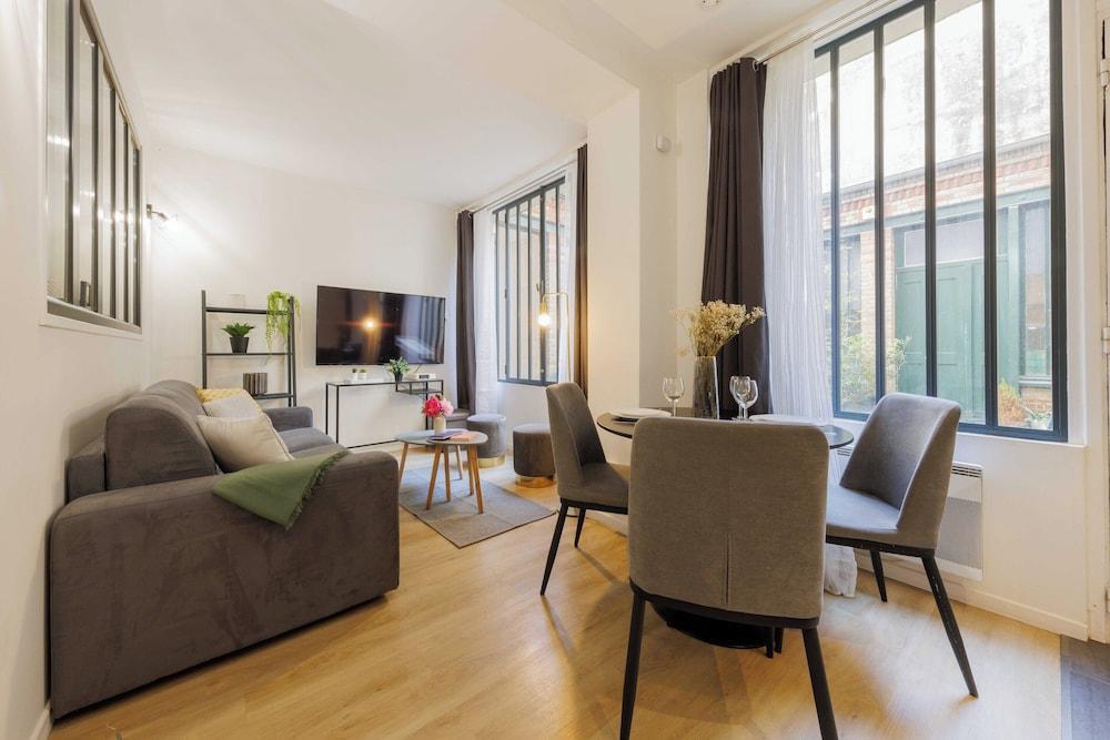 Beautiful Apartment at Gare de L'est Republique - Tap to explore photos