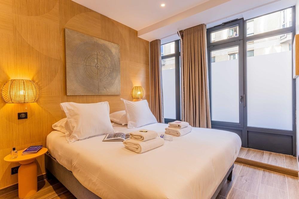 Charming Apartment - 2br/6p - Gare du Nord - Tap to explore photos