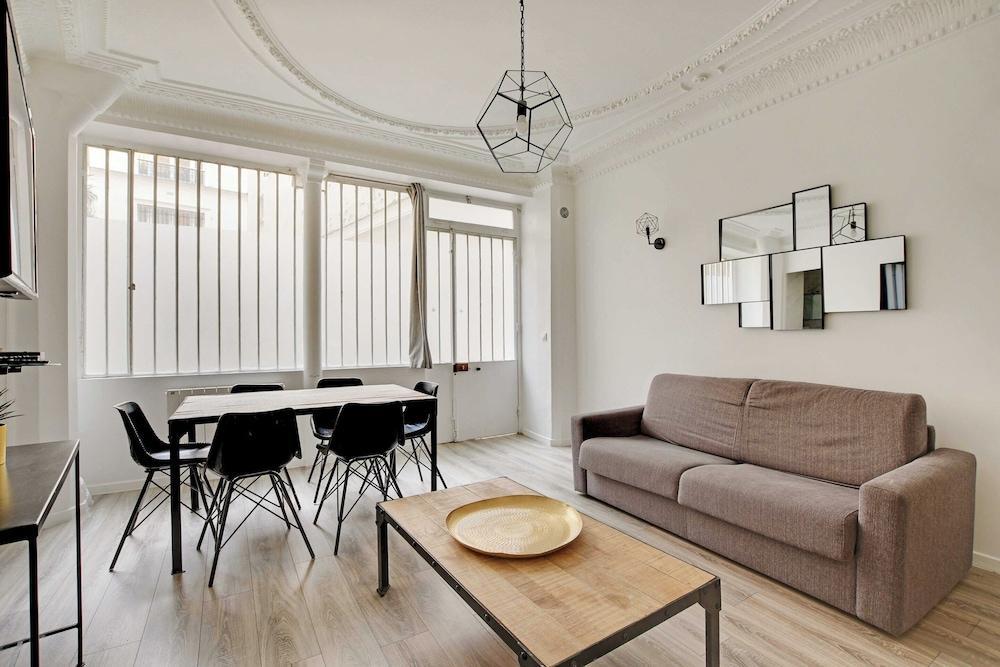 Magnificent Apartment - 2br/6p - Rochechouart - Tap to explore photos