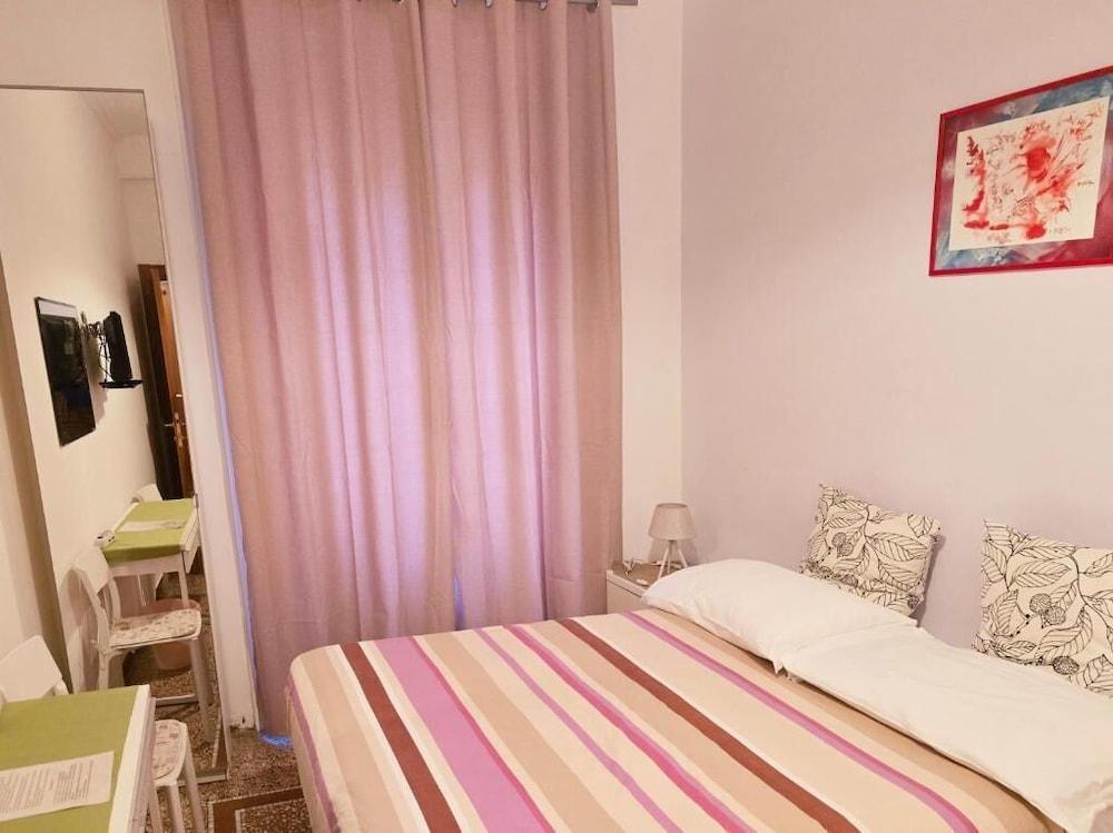 Alfonso Guest House Room Type - Basic Room