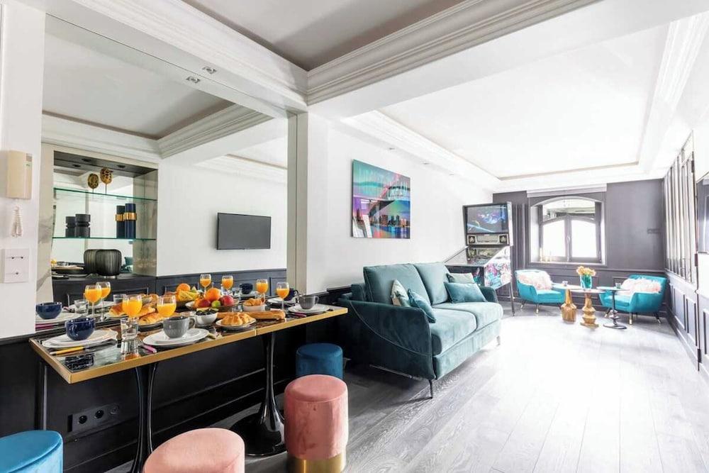 Modern Apartment - 1br/4p - Plaine-monceau - Tap to explore photos