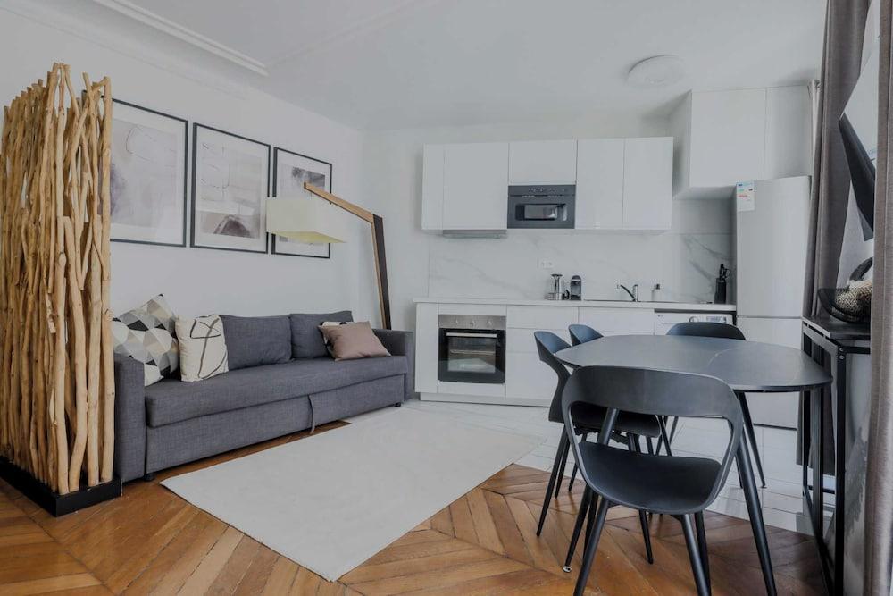 Charming Apartment - 1bd/5p - Gare du Nord - Tap to explore photos