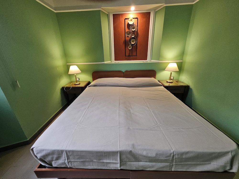 San Lorenzo One Room Type - Double or Twin Room, City View