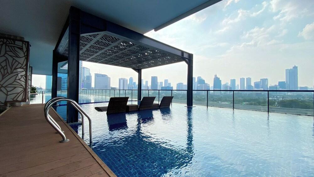 Serene And Nice 2Br At Samara Suites Apartment - Tap to explore photos