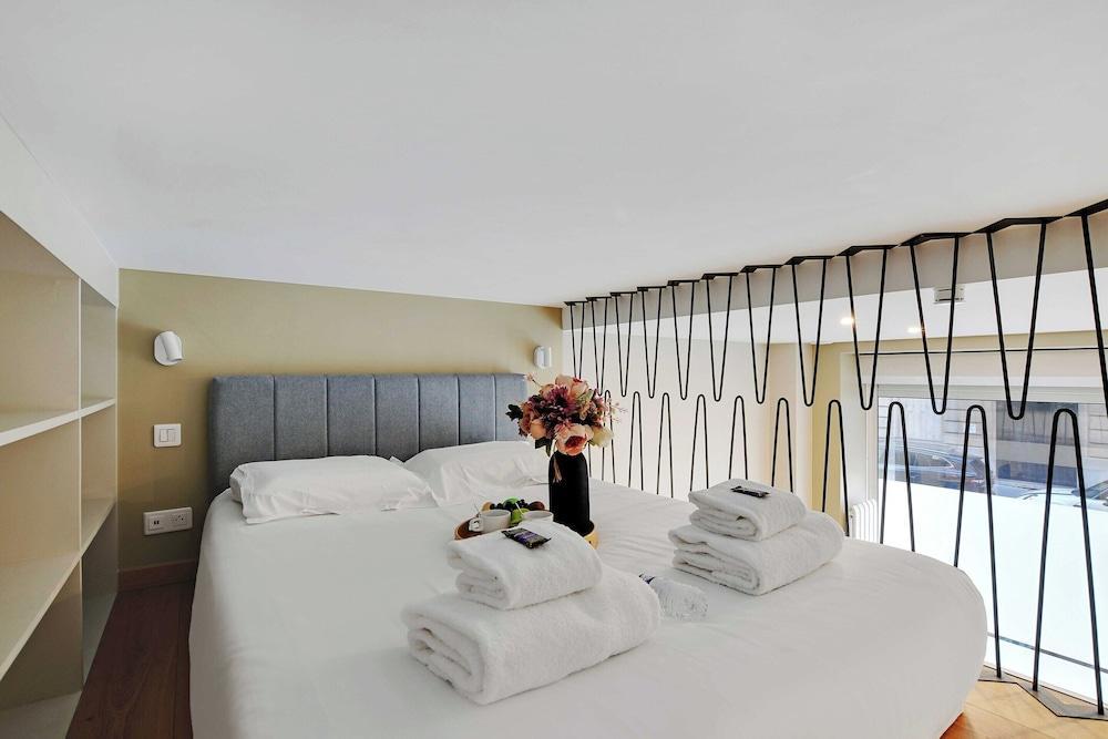 Elegant Apartment - 2br/5p - Grenelle - Tap to explore photos