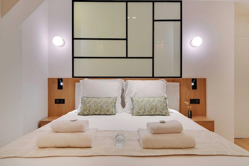 Modern Apartment - 2br/6p - Bonne Nouvelle - Tap to explore photos
