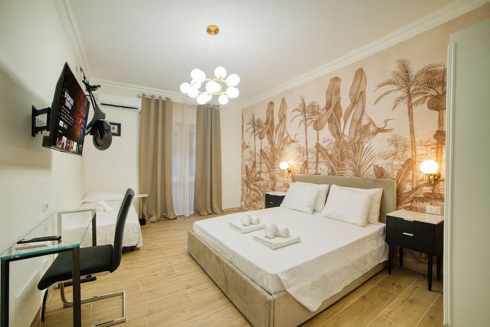 Radio Suites Room Type - Deluxe Triple Room