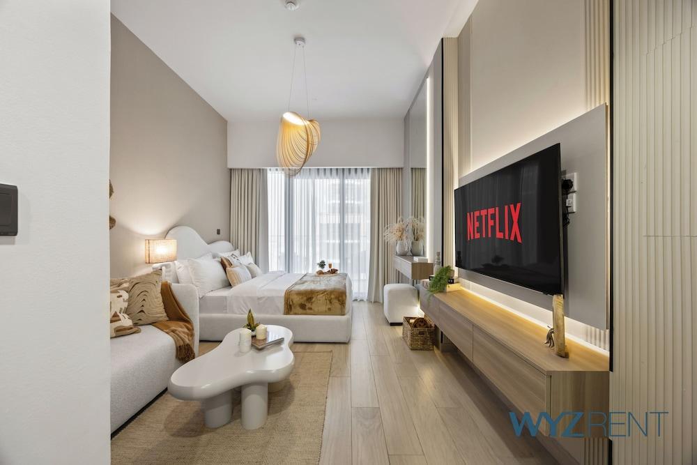 WYZ RENT|Newly Listed Boho Studio Azizi Riviera26 Room Type - Standard Apartment, City View WYZ RENT|Newly Listed Boho Studio Azizi Riviera26 Room Type - Standard Apartment, City View