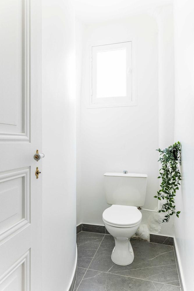 Charming Apartment - 2br/4p - Bonne-nouvelle - Tap to explore photos