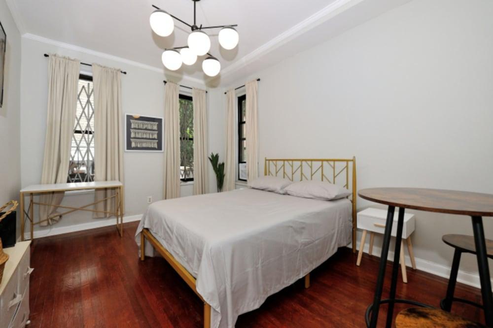 Cozy Studio Near Central Park