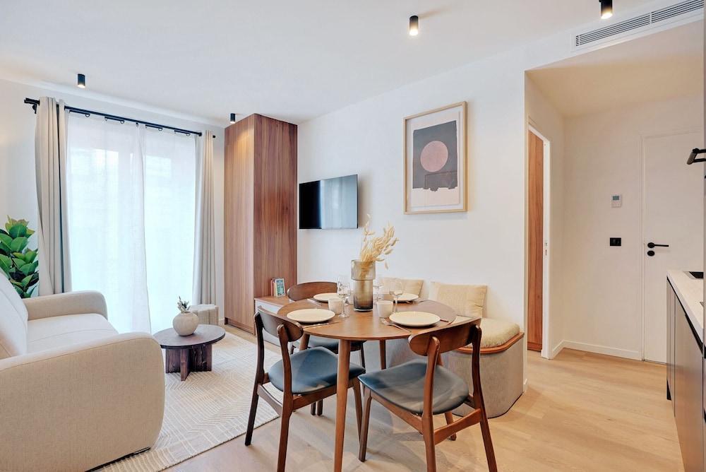 Luxurious Apartment - 2br/6p - Opara - Tap to explore photos