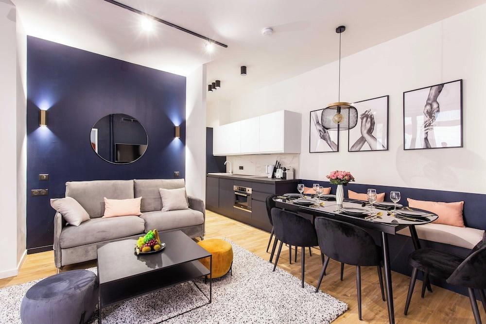Intimate Apartment- 2br/6p - Porte Saint-denis - Tap to explore photos