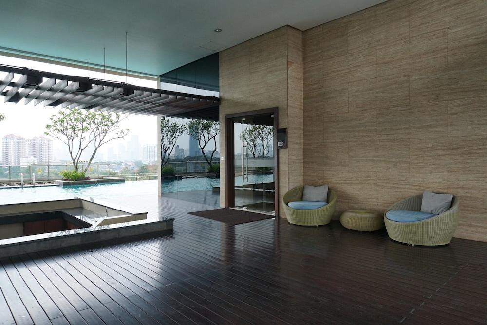 Elegant and Spacious Studio at Kemang Mansion Apartment - Tap to explore photos
