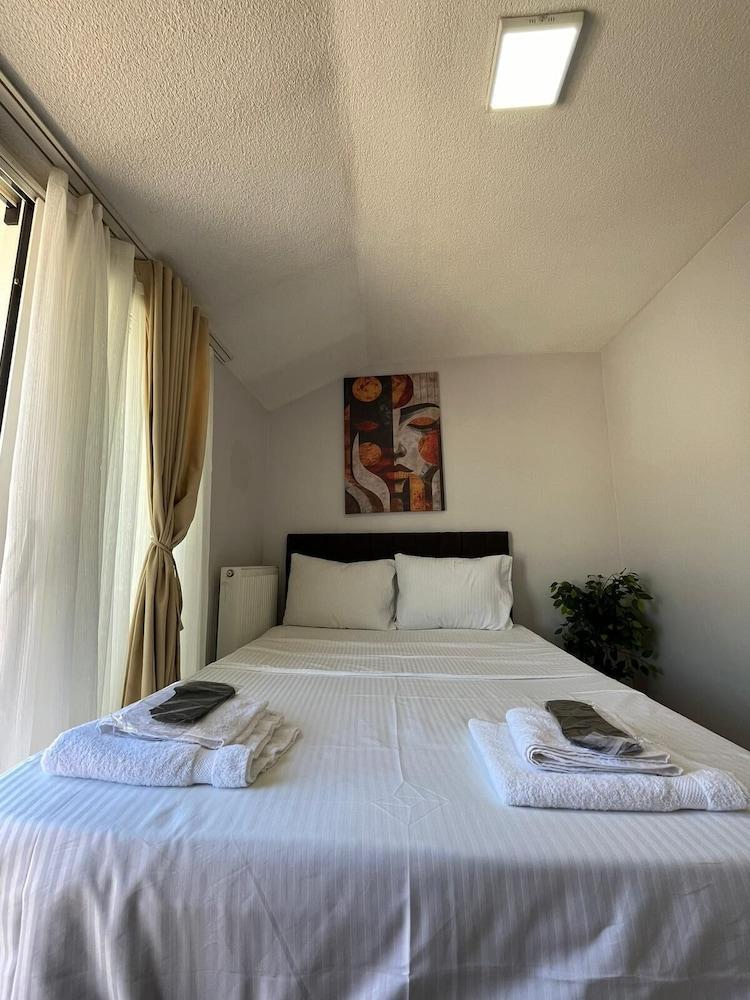 Taksim Dolunay Suites Room Type - Deluxe Loft, City View