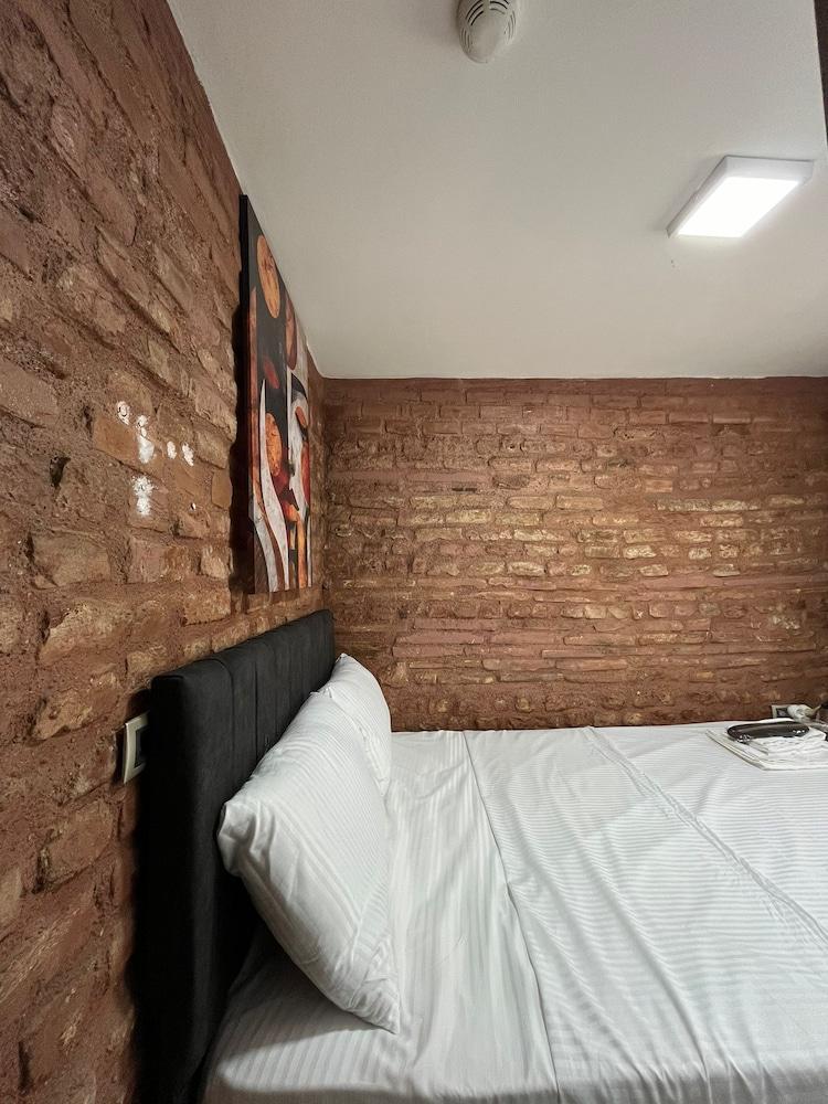 Taksim Dolunay Suites - Tap to explore photos