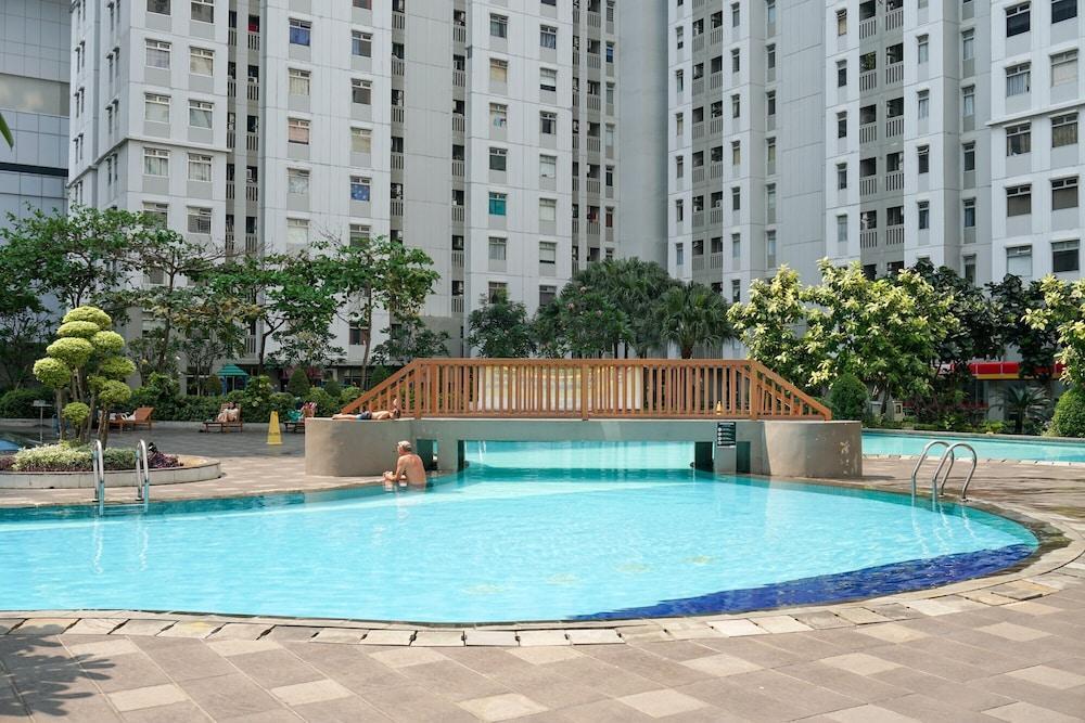 Good And Nice Studio At Green Bay Pluit Apartment - Tap to explore photos