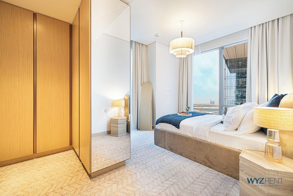 WYZ RENT|2BR Vida Dubai Mall Direct Mall Access - Tap to explore photos