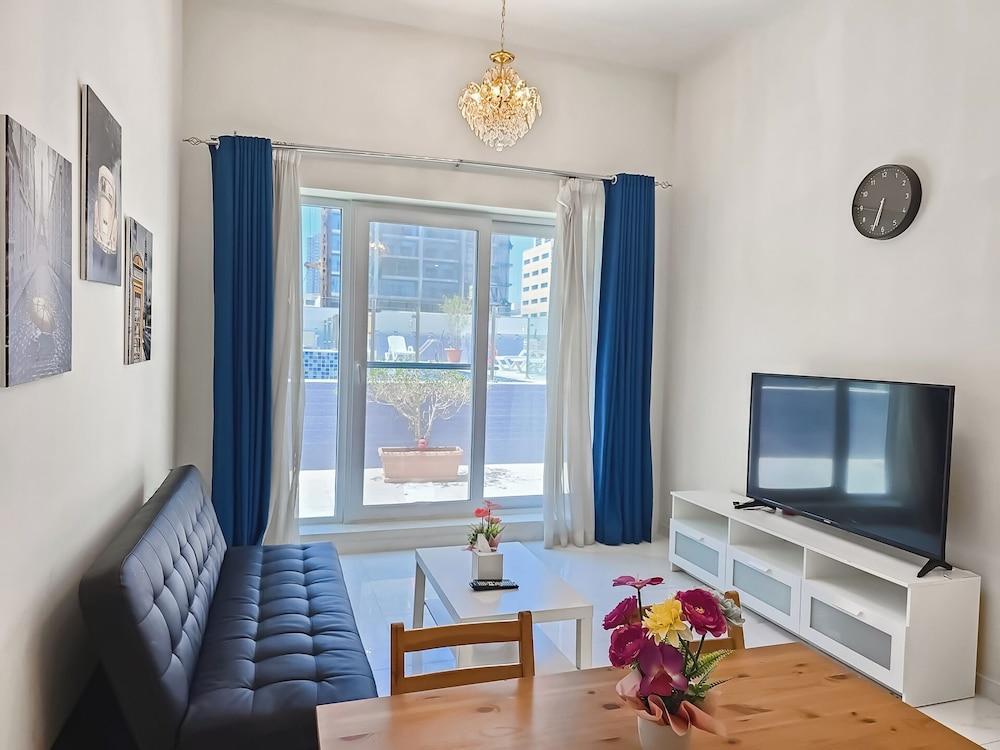 MK Residence Room Type - Deluxe Apartment, 1 King Bed with Sofa bed, Non Smoking