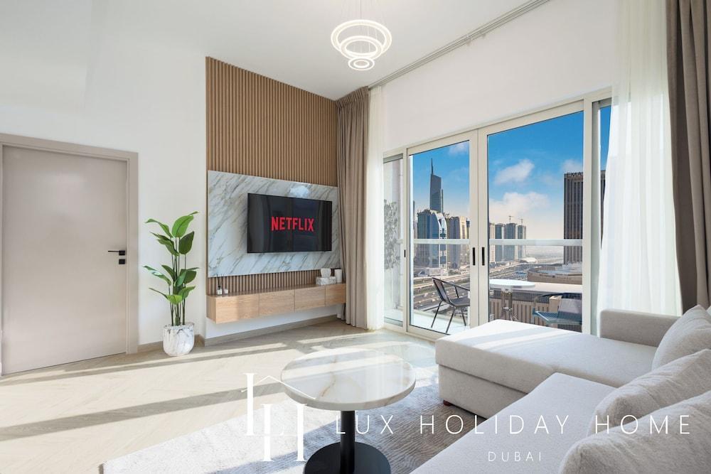 LUX The Marina View Suite 3 - Tap to explore photos