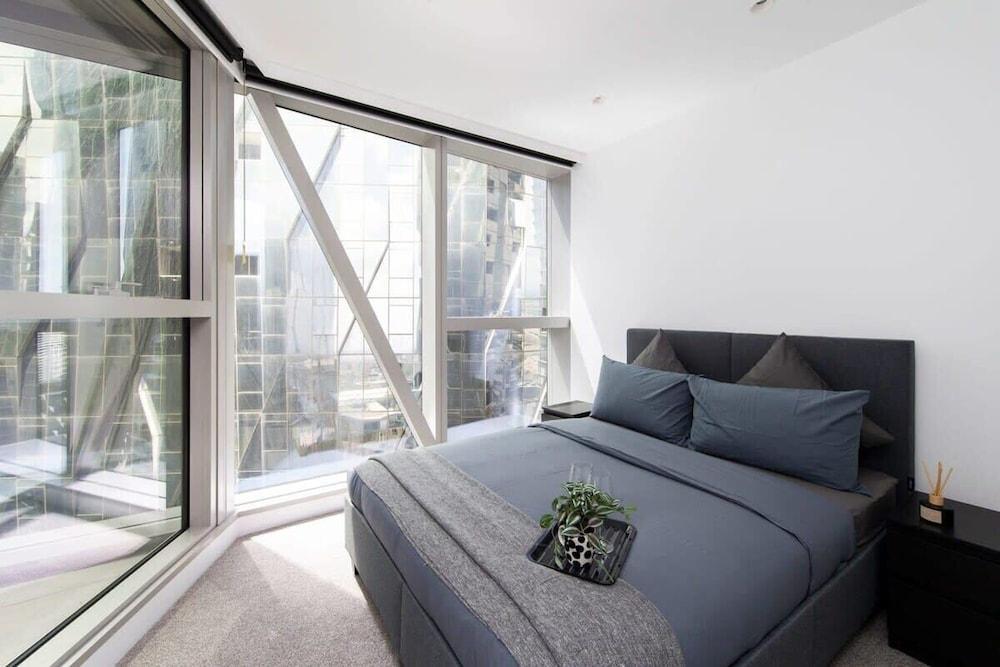 A Cozy 2BR Apt for 6 Next to Southern Cross Room Type - Apartment (2 Bedrooms) A Cozy 2BR Apt for 6 Next to Southern Cross Room Type - Apartment (2 Bedrooms)