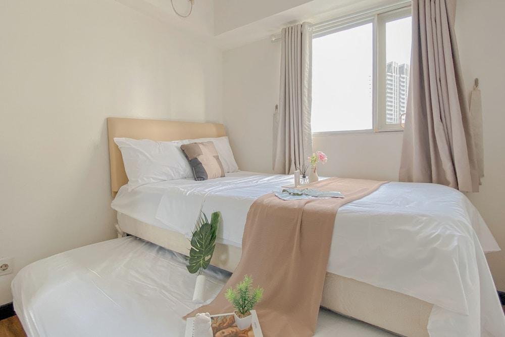 Stunning And Comfortable 2Br At The Wave Kuningan Apartment Room Type - Standard Apartment