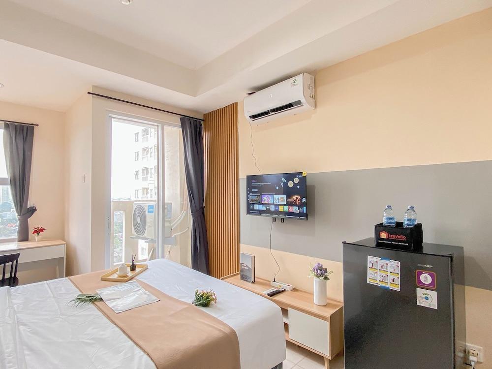 Basic Style Studio At Apartment Belmont Residence Puri - Tap to explore photos