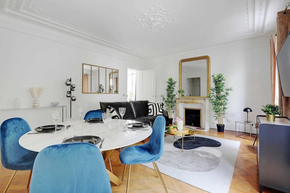 Magnificent Apartment - 1br/4p - Batignolles - Tap to explore photos