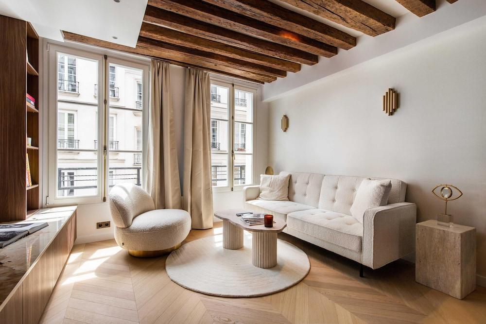 Magnificent Apartment /AC -1br/4p- Palais-royal - Tap to explore photos