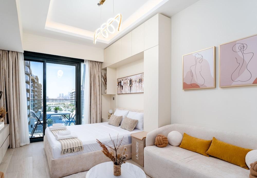 Amazing Studio in Azizi Riviera 9 - Tap to explore photos
