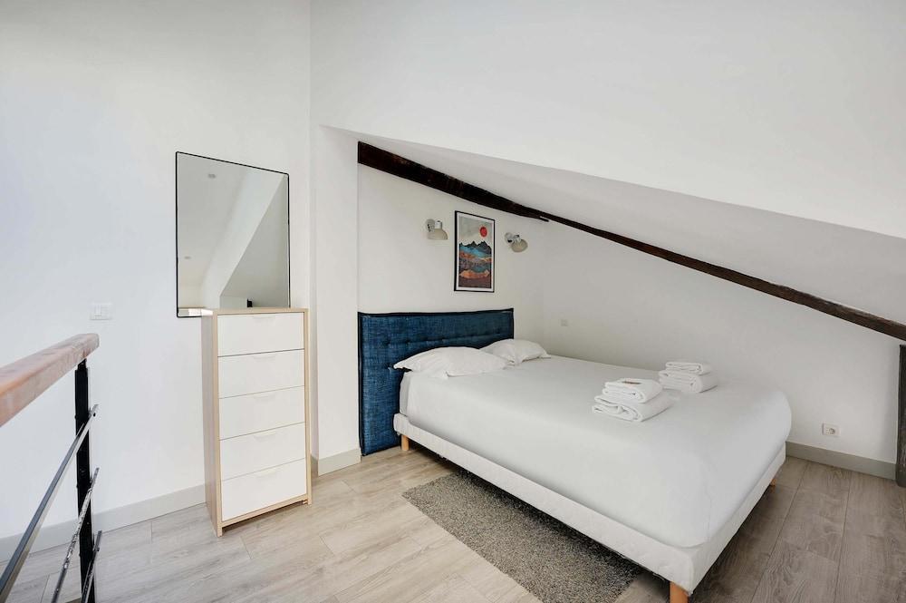 Authentic Apartment - 1BR 6P - Centre de Paris - Tap to explore photos