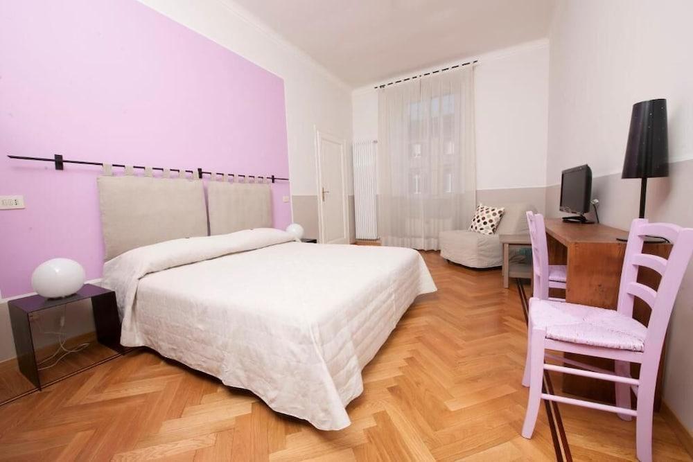 Florian Rooms Room Type - Studio Suite, City View