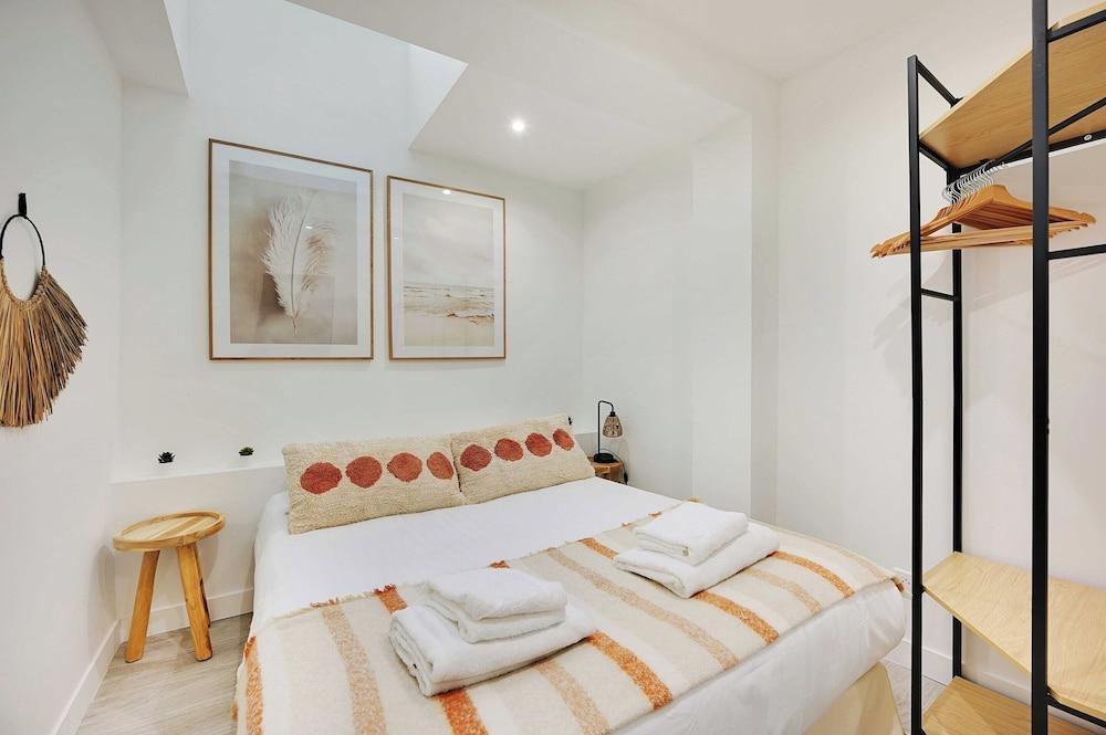 Charming Apartment - 1br/5p - Opera Garnier - Tap to explore photos